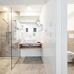 Velden - 24 Checkin Im Zentrum Motel