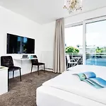 Velden - 24 Checkin Im Zentrum Motel Velden am Wörthersee