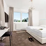 Velden - 24 Checkin Im Zentrum Motel