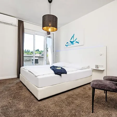 Velden - 24 Checkin Im Zentrum Μοτέλ